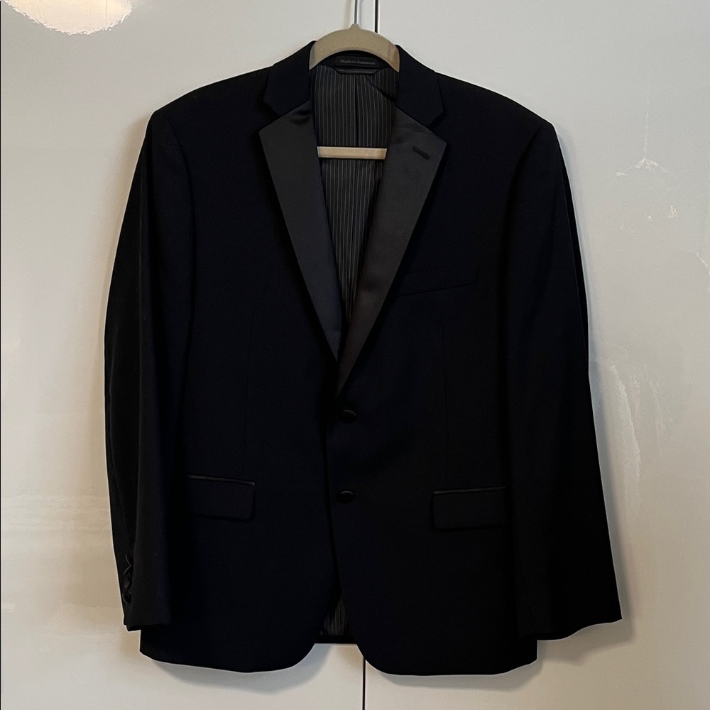 NWOT Calvin Klein 100% Wool Slim Fit Classic Black Blazer Satin Accent, Size 40